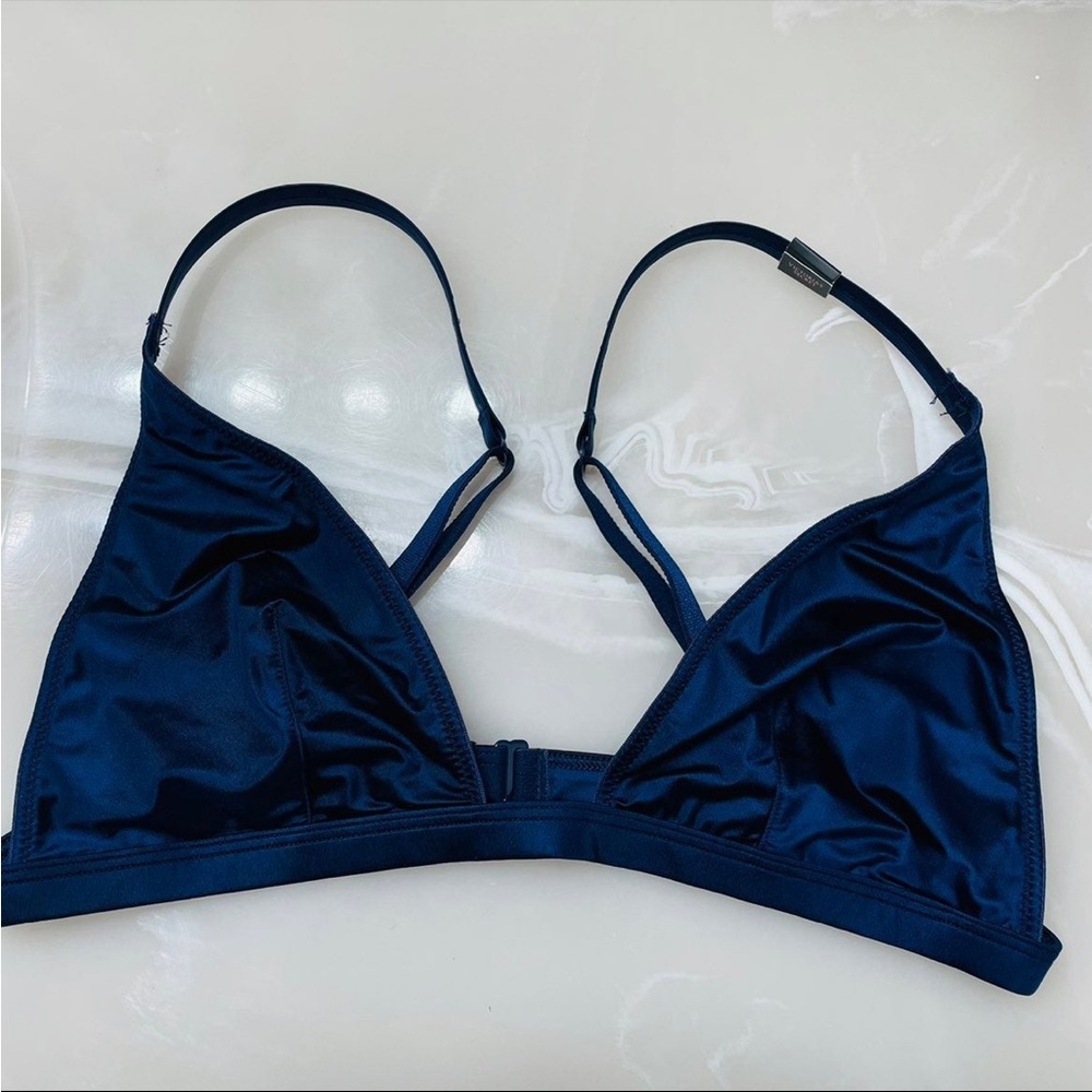 Victoria’s Secret unlined bra